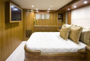 Trawler-Master-Bedroom